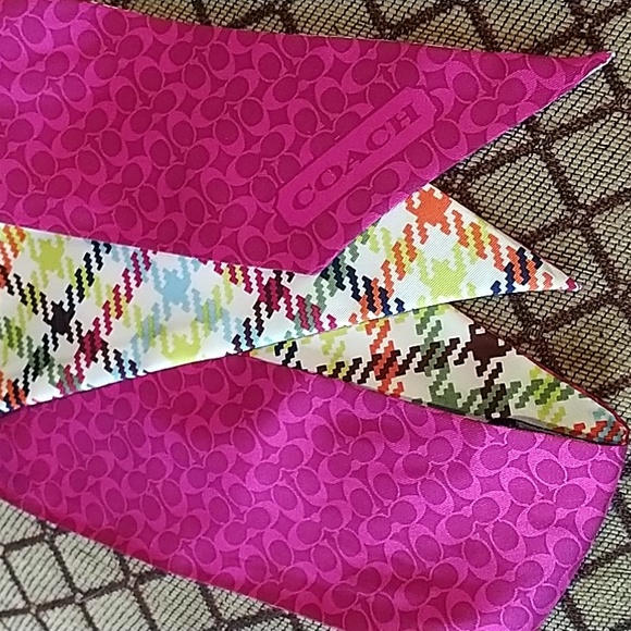Coach Scarf - Picture 2 of 3